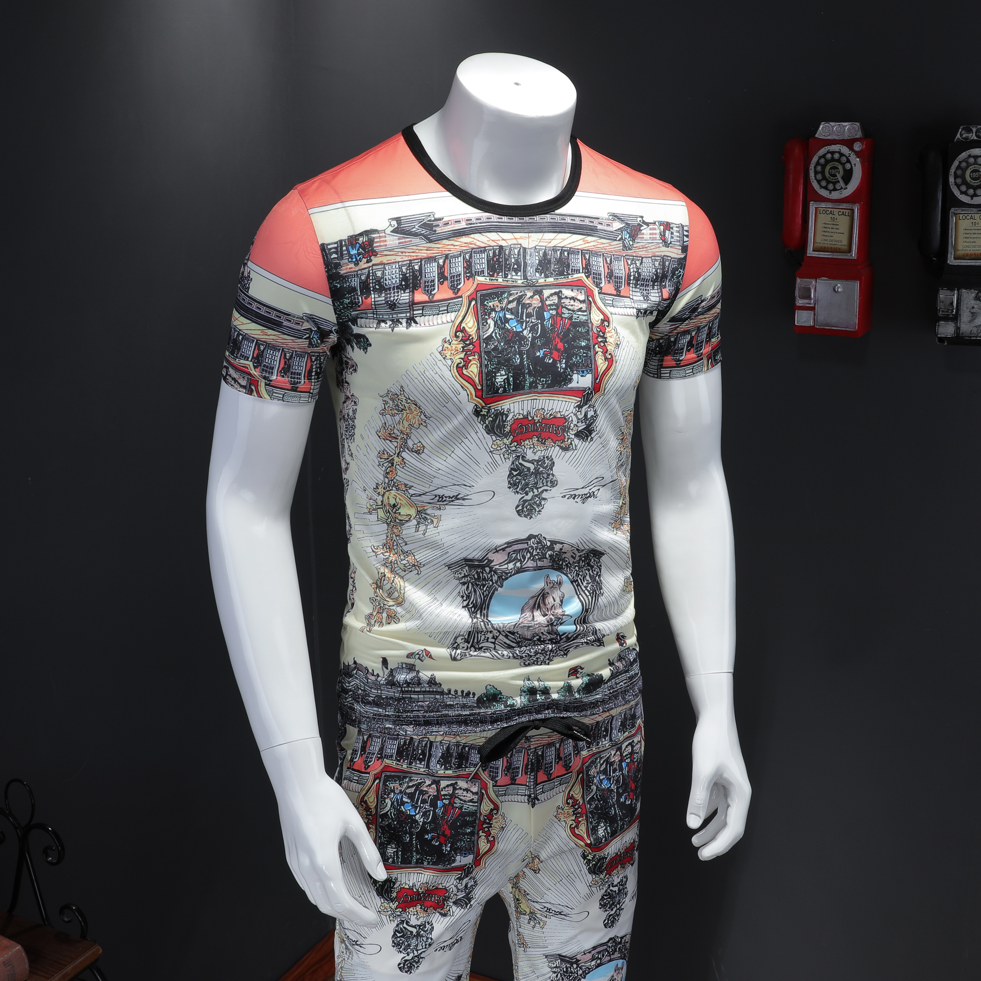 

(Top + Pants) European Trend Trendy T-Shirt Men's Short Sleeve Ice Mercerized Cotton Court Printing Ice Silk Half Sleeve Flower T-Shirt Set, Figure color