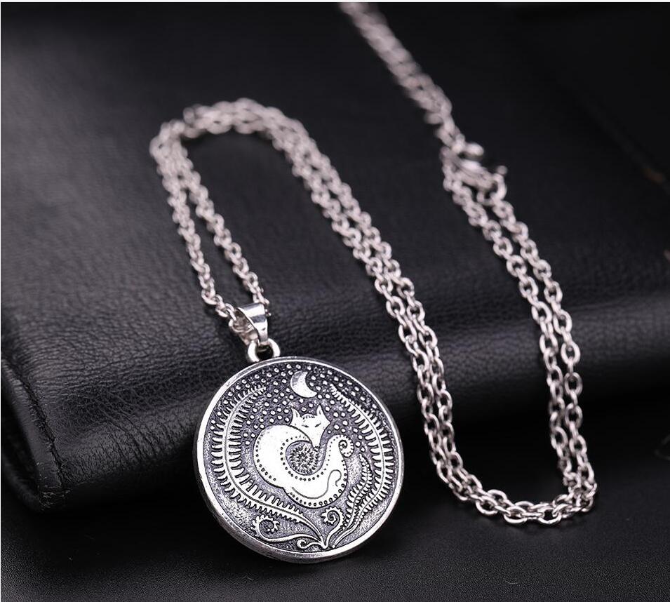 

GX010 Hot Sale Sleeping Fox In Brushwood Pendant Chain Viking Vintage Talisman Antique Silver Charms Jewelry DIY Handmade