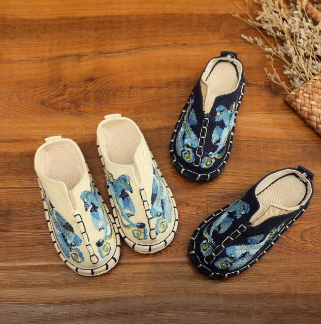 

Pisces Pattern Chinese Cotton Linen Slippers layers bottom child Cloth Shoes embroidery national style Fabric bottom slippers, Blue