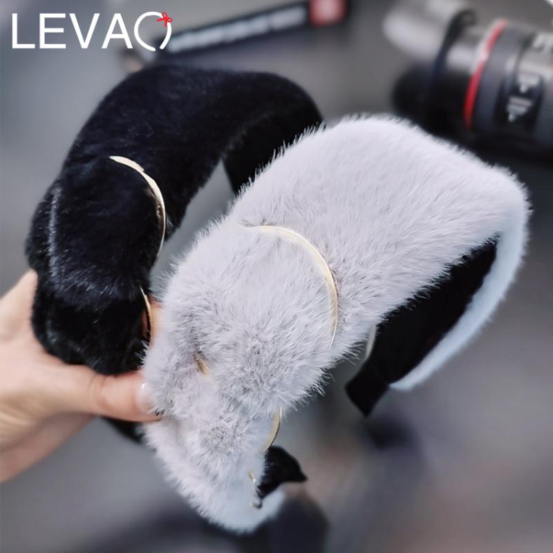 

Levao Winter Faux Fur Headband Head Hoop Bezel for Women New Side Chain Buckle Hairband Plush Hair Hoop Hair Accessories