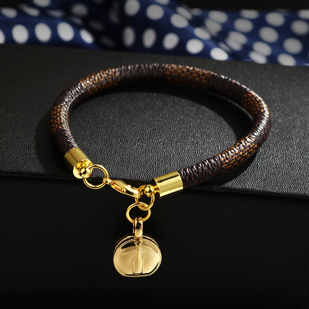 

Online Hot Sale Black Brown White PU Leather Bracelet Small Round Bag Charm Bracelet for Women