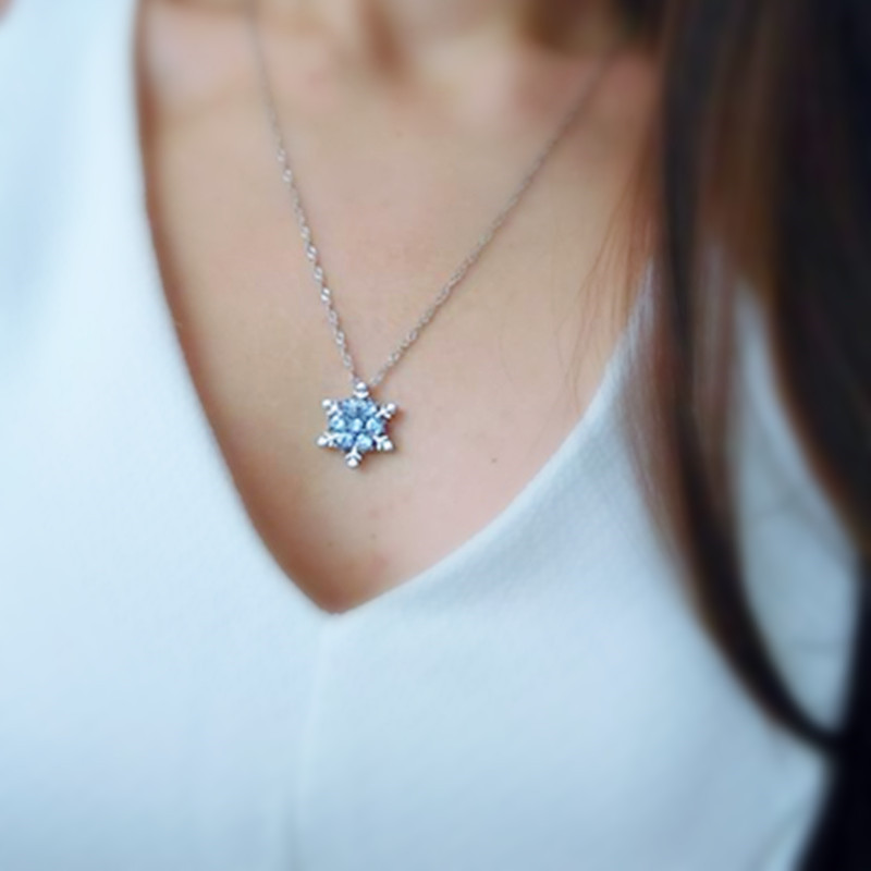 

Frozen Natural Gem Necklace Silver Plated Zircon Crystal Snowflake Necklace Christmas Gift Pendant