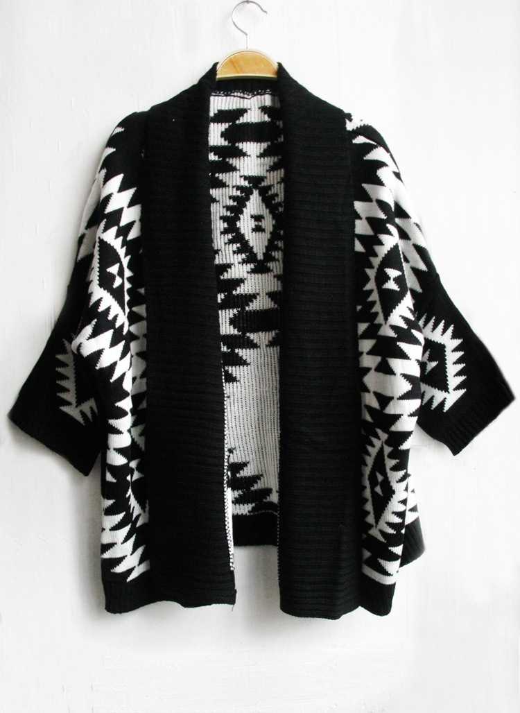 

2019 Hot Selling Newest Sweater Women's Casual Retro Geometric Sweater Large Size Knitted Cardigan Coat Wholesale Agent, Beige
