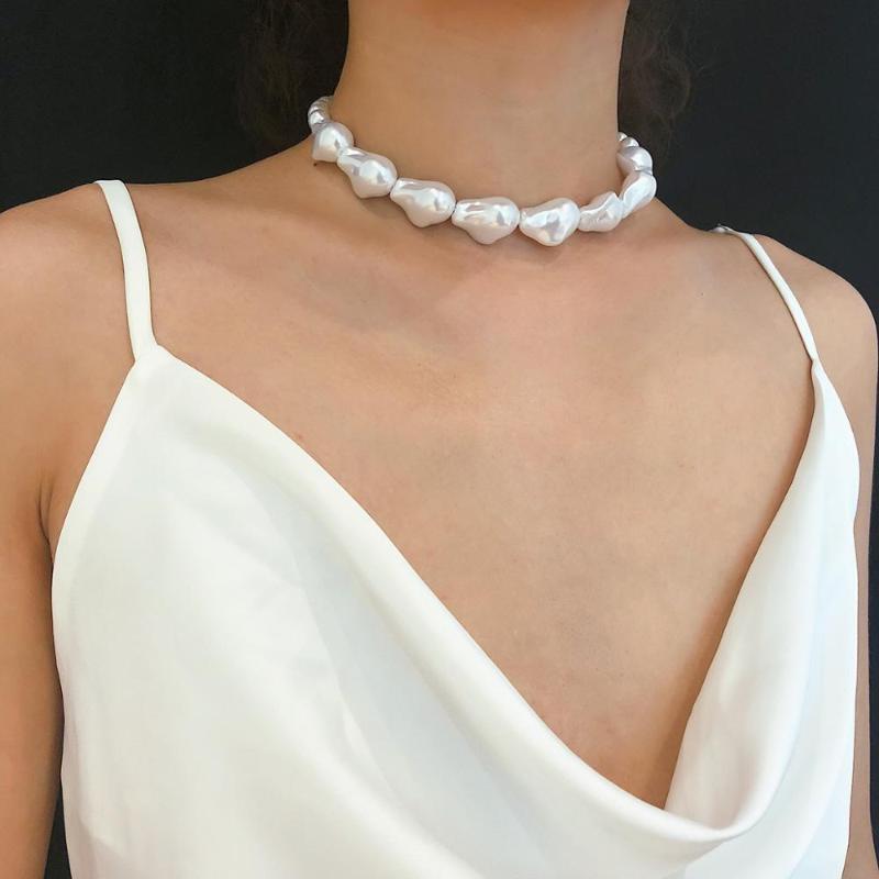 

Chains Kpop Single Layer Retro Baroque Irregular Pearl Choker Necklace For Woman Aesthetic Jewelry Exaggeration Large