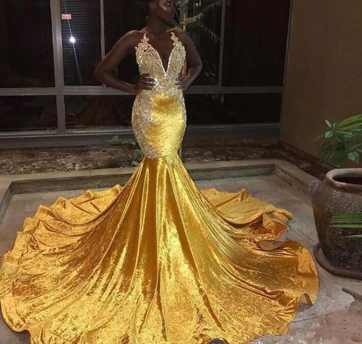

2019 Nigeria Sexy Deep V Neck Gold Mermaid Prom Dresses halter lace appliques Formal Evening Gowns Sparkly Sequined Celebrity Party Dresses, Black