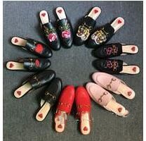 

2017 Brand Princetown Women Fur Slippers Luxury Designer Fashion Genuine Leather Loafers Shoes Metal Chain Ladies Casual Mules Flats New, Black