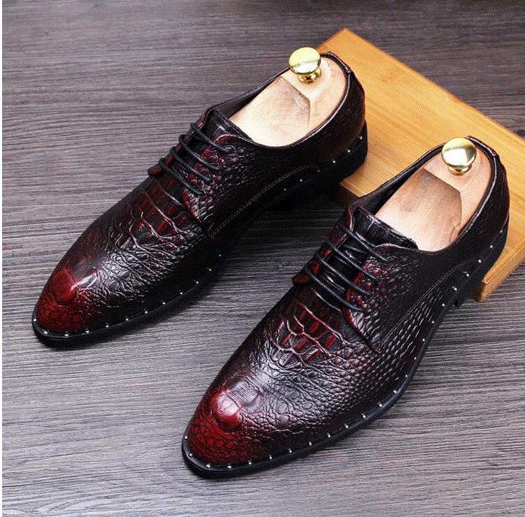 

Luxury Men Brush Leather Shoes Fashion Round Toe Lace Up Crocodile Pattern Rivets Party Show Black Stage Shoes hx9