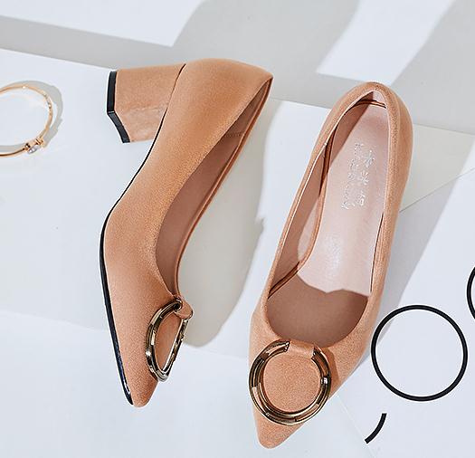 

2018 Women's Shoes in Spring and Autumn with New style Middle heel Coarse heel Shallow mouth pointed end, Black