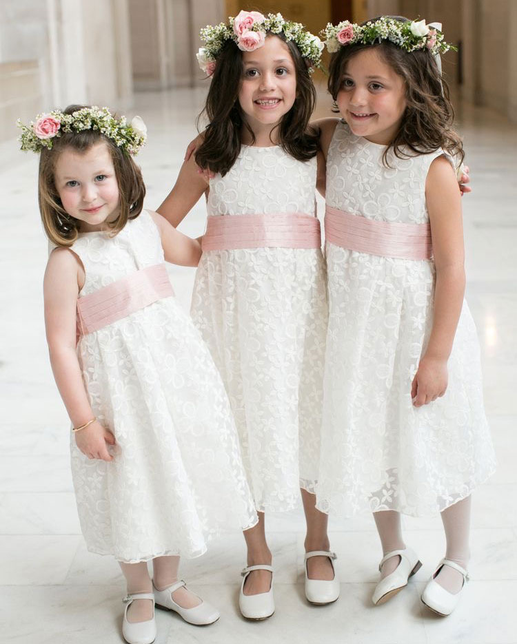 

Sweet Round Lace Flower Girl Dresses with Sash for Wedding Party, Champagne