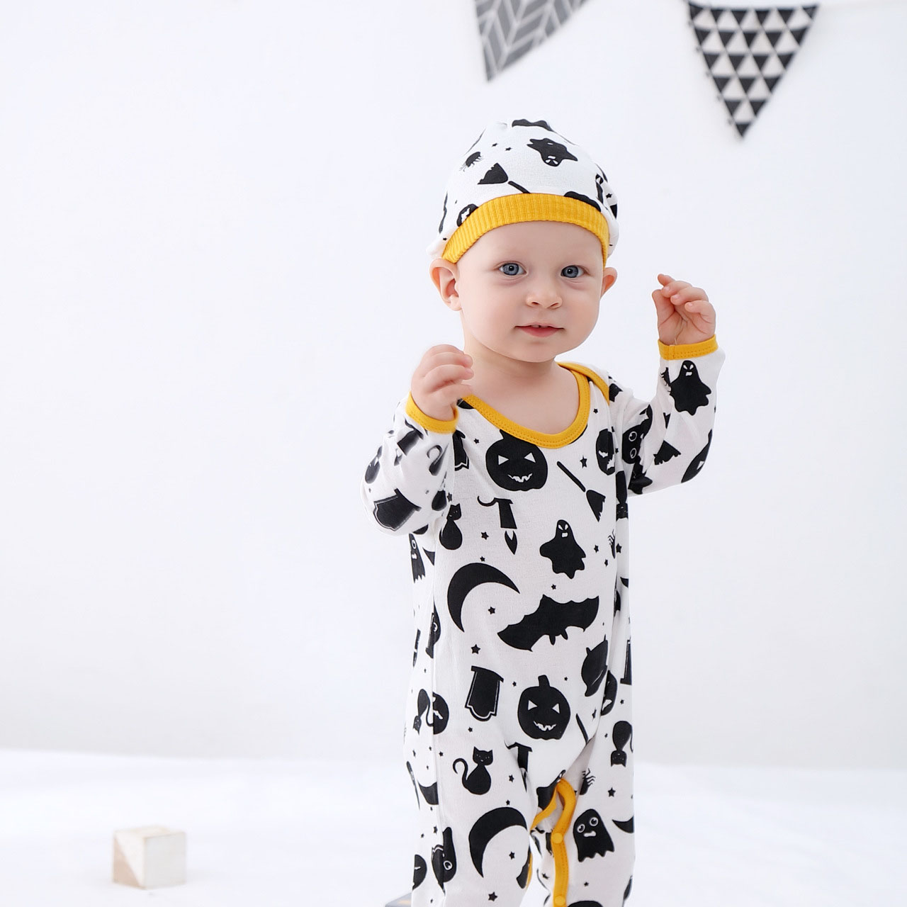 

Babys Designer Crawling Suits Boys Childrens Wear Halloween Pumpkin Letter Printing Dress + Hat Coverall Letter Print Clothes, Gray