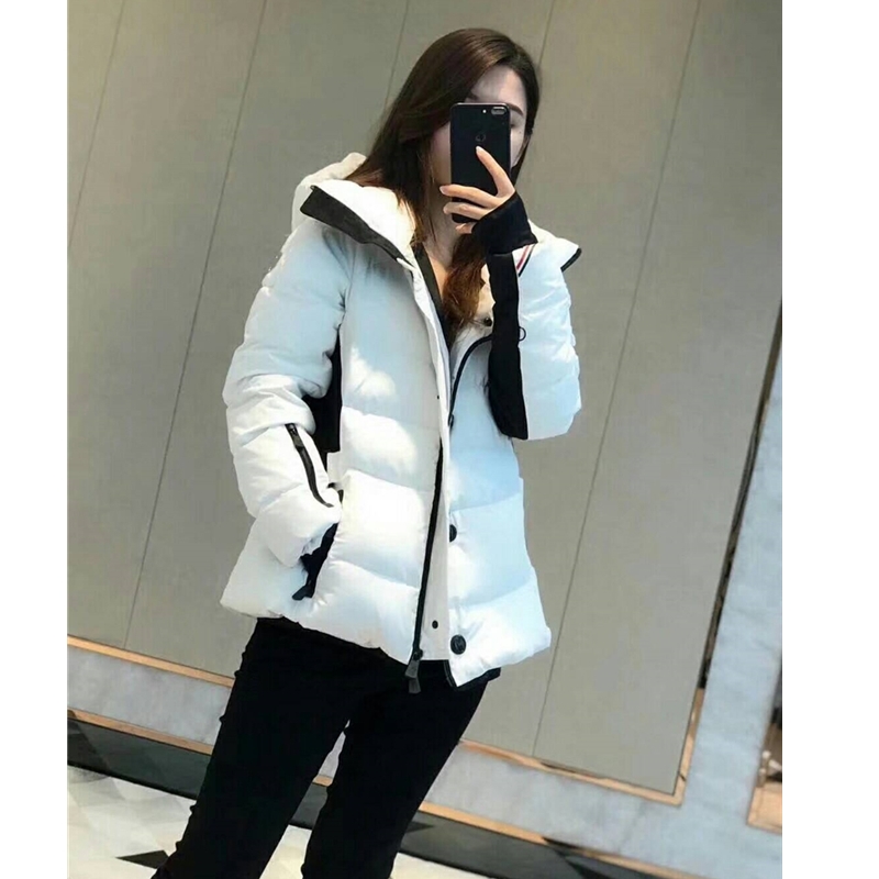 

Hooded Winter Women's Down Jacket 90% White Duck Down Jackets color block design fitted waist ultra light jacket women, Beige