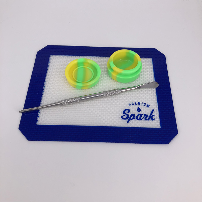 

Food Grade Silicone Containers Dab mat Nonstick Oil Shatter Extract Pad dry herb mats with silicon container dab tool