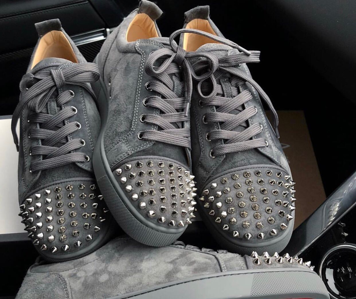 

Hot Selling Spikes Sneakers Shoes Name Brand Red Bottom Shoes Men,Women Junior Casual Couple Skateboard Shoe EU35-46,With Box, Men size 40-46