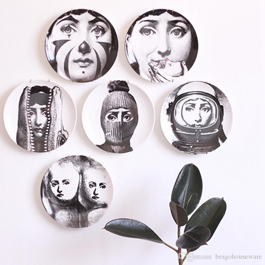 

Creative Wall Hanging Round Ceramics Plates Home Coffee Shop Wall Decor Plates 6 Inch Printed Portrait Plates Durable Retro BH0728-2 TQQ