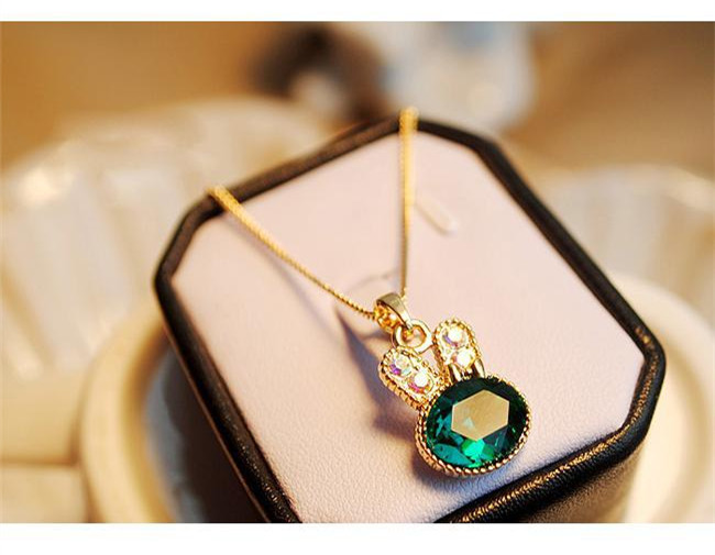 

New Designer Fashion Sea Green Rabbit Necklace Control Drilling Cute Rabbit Crystal Clavicle Pendant Necklace Jewelry Lady Friendship Gift