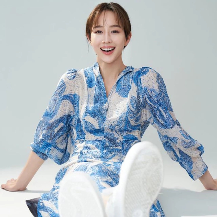 

European and American catwalks with high quality new blue printed long dress, Black