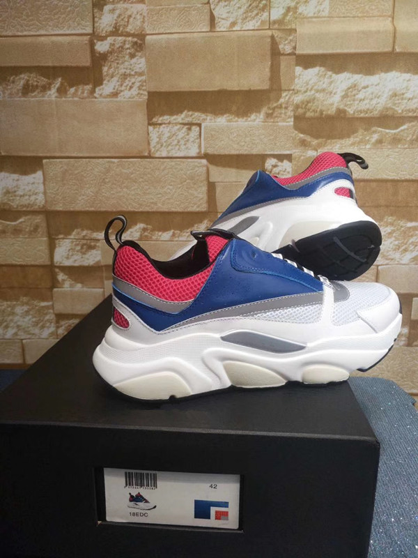 

New Paris 17FW Triple S Sneakers Men Women Casual Shoes Triple S Clear Sole White Black Red Rainbow Sports Outdoor Dad Shoe, 01