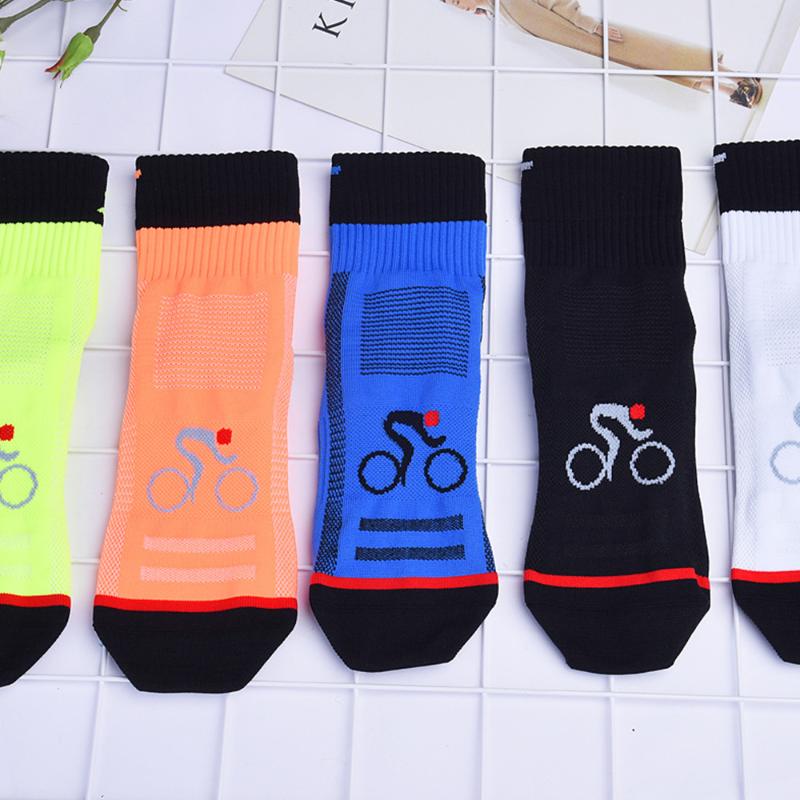 

FDBRO Cycling Socks Professional Outdoor Riding Socks Breathable Bicycle Sports Running Outdoor Fitness, Black