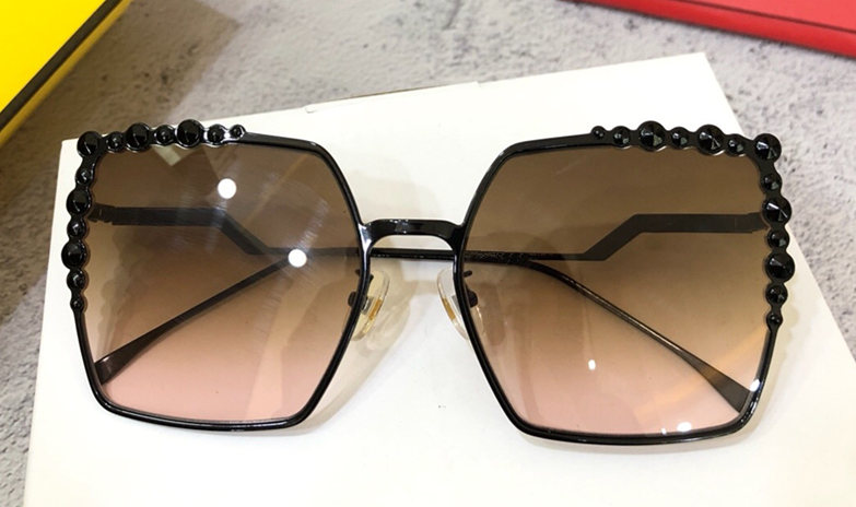 

Luxury- 0259 Sunglasse For Women Design Popular Sunglasses Charming Fashion Top Quality UV Protection Silver Sunglasses Come With Package
