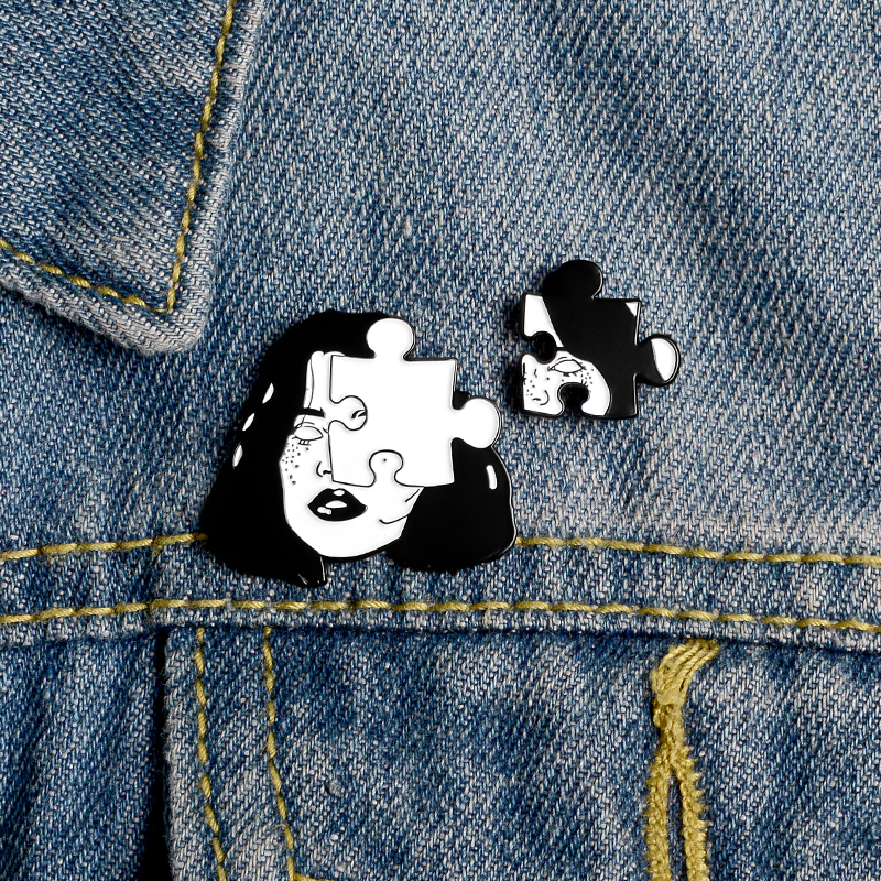 

Lapel Pins Half Women Half Skull Enamel Pin Halloween Face Jigsaw Puzzle Brooches Denim Bags Punk Jewelry Gift For Friends