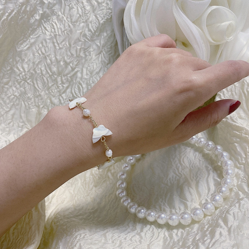 

Link, Chain AOMU 2021 French Elegant Retro Design Bracelet White Butterfly Shell Pearl For Women Jewelry Gifts Party