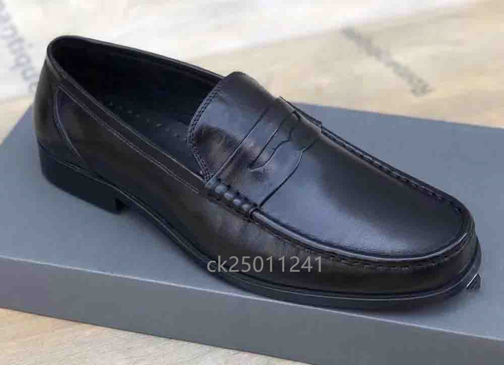 Fashion Designer Brand Business Casual Shoes Punching Sandals