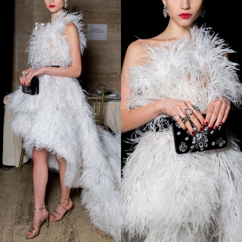 

2020 One Shoulder Prom Dresses Sleeveless Sash Feathers Tulle Party Gowns Court Train Special Occasion Dresses, Black