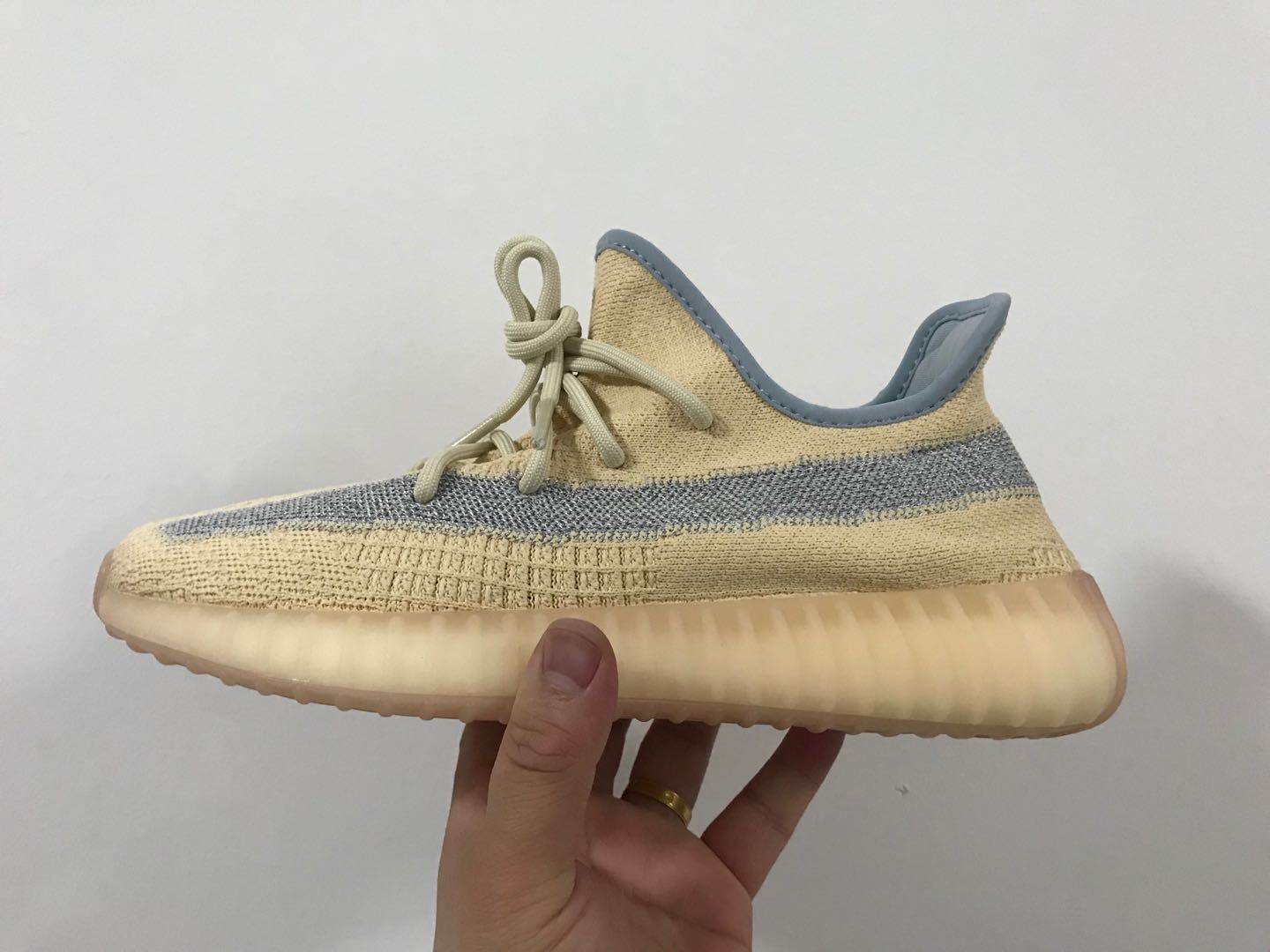 

2020 v2 shoes Linen Earth tail light flax with cloud static breds,oreos triple black reflective running shoes