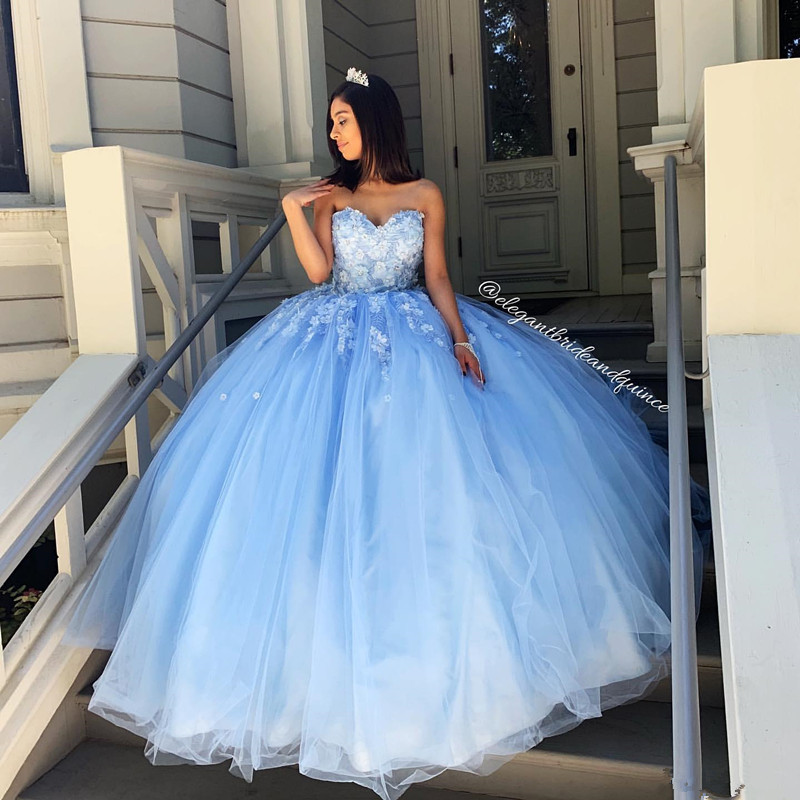 

Abendkleider Sweet 16 Prom Dresses Sweetheart 3D-Applique Sky Blue Tulle Quinceanera Dresses Long Party Formal Gowns, White