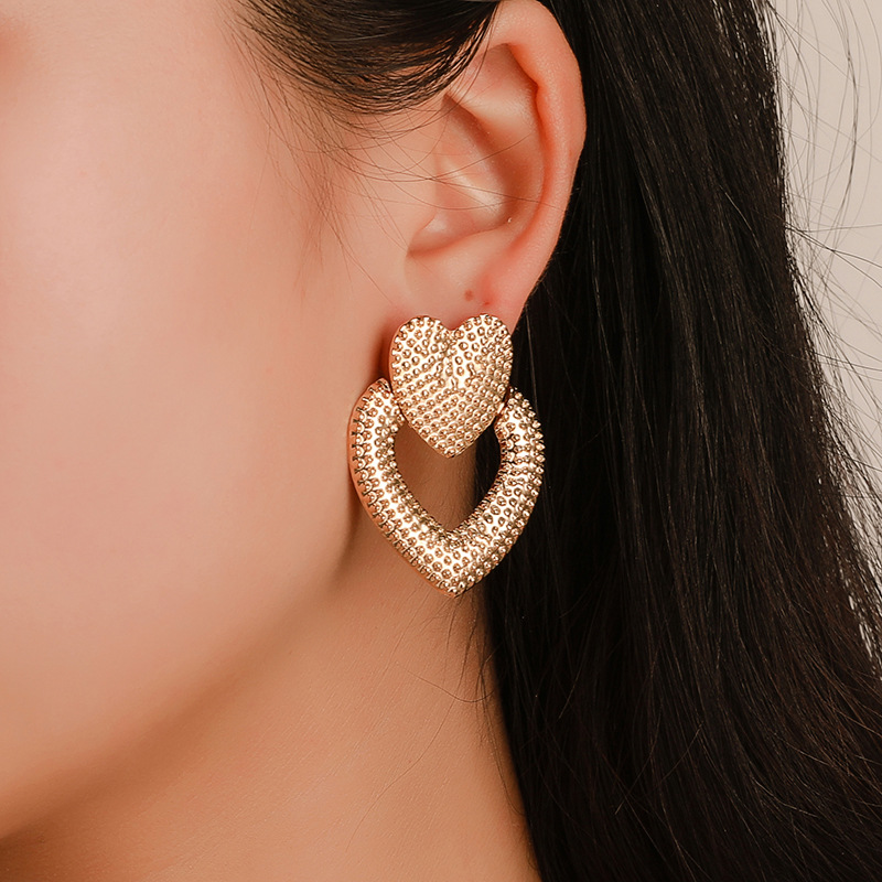 

S1413 Hot Fashion Jewelry Heart Earrings Hollowed Metal Double Peach Heart Stud Earrings