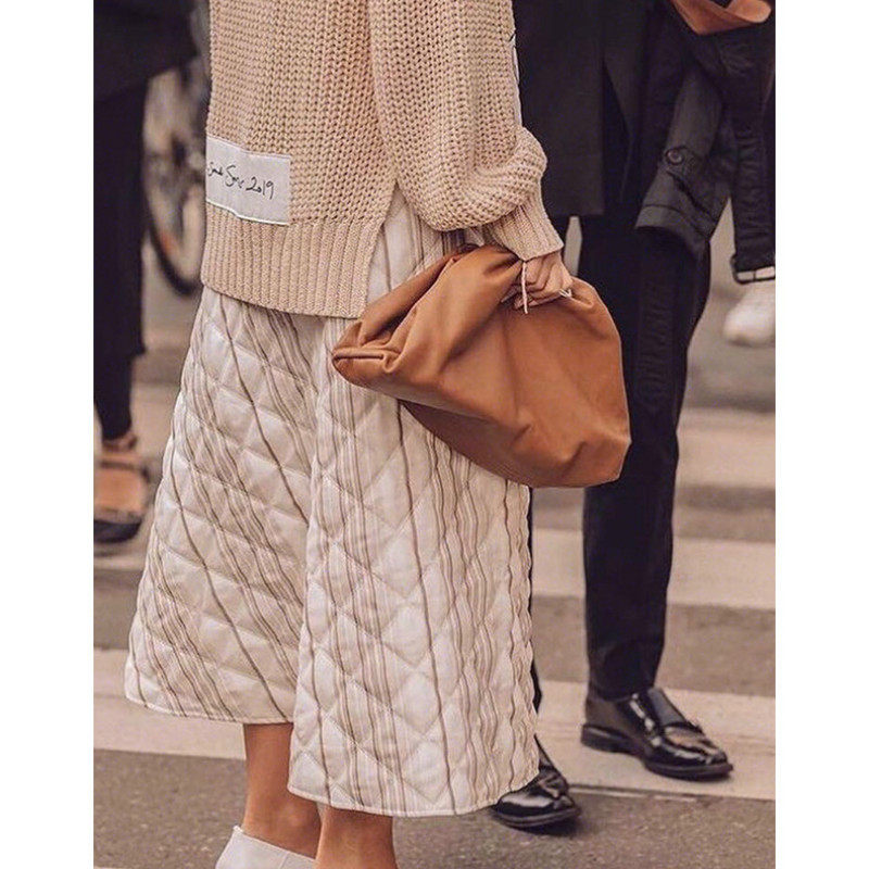 

Designer-38cm Big Leather Pouch Handbag Women Soft High Quality Fashion Luxury Designer Clutch Bag Lady Large Ruched Cloud Shoulder Bag, Black