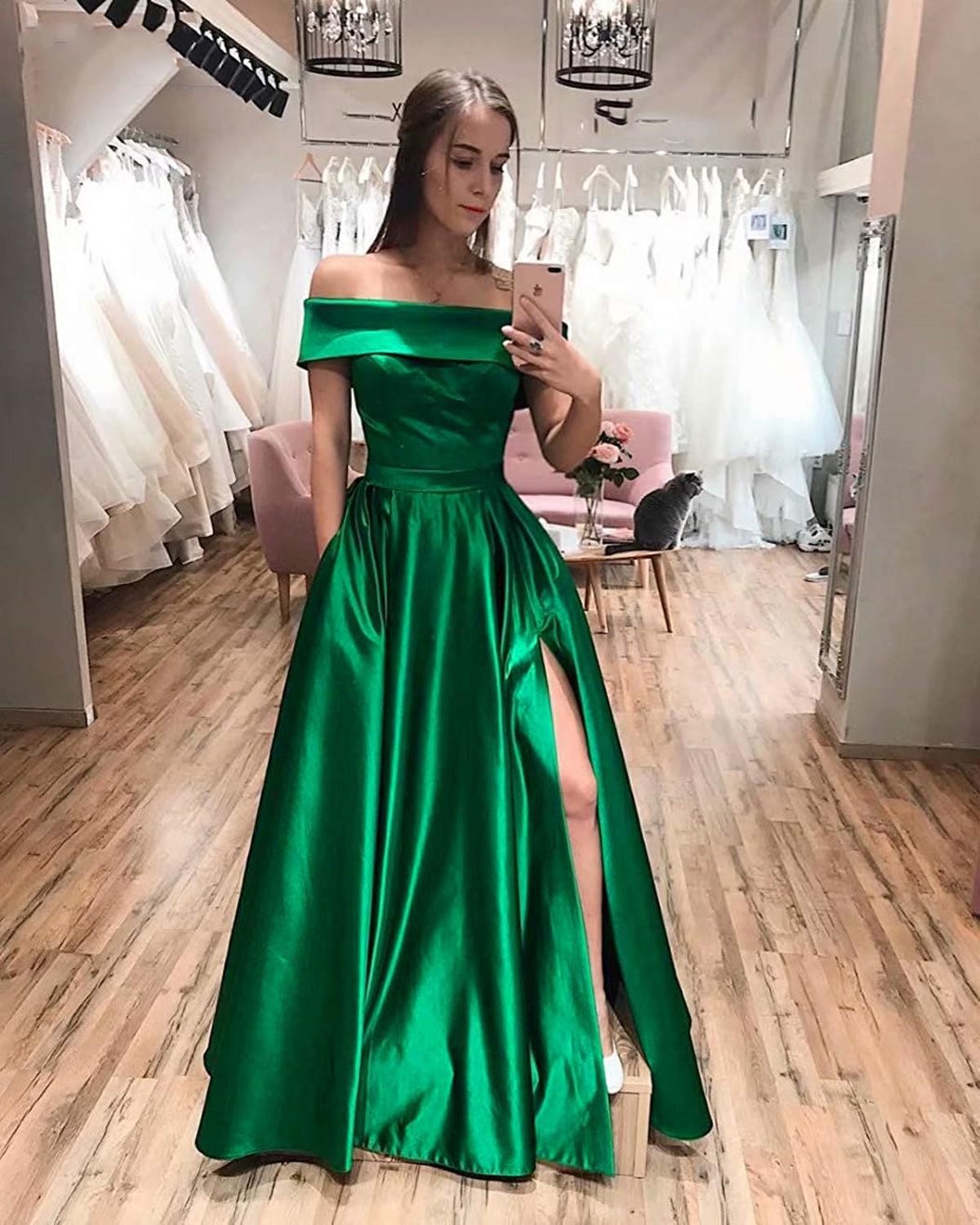 

Long Green Prom Dresses With Pockets 2020 Off Shoulder Lace-up Back Side Split Formal Celebrity Evening Party Gowns Stain vestido de noche, Red