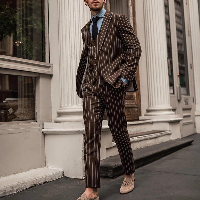 

Fashion Groom Tuxedos Wear Two Button Peaked Lapel Mens Business Formal Prom Suit Best Man Blazer Suit 3 Pieces (Jacket+Vest+Pants), Burgundy