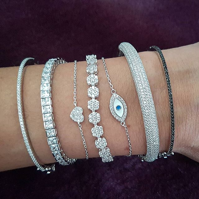 

New Arrival Hot Sale Luxury Jewelry 925 Sterling Silver Pave White Sapphire CZ Diamond Gemstones Women Charm Wedding Bridal Bangle Bracelet