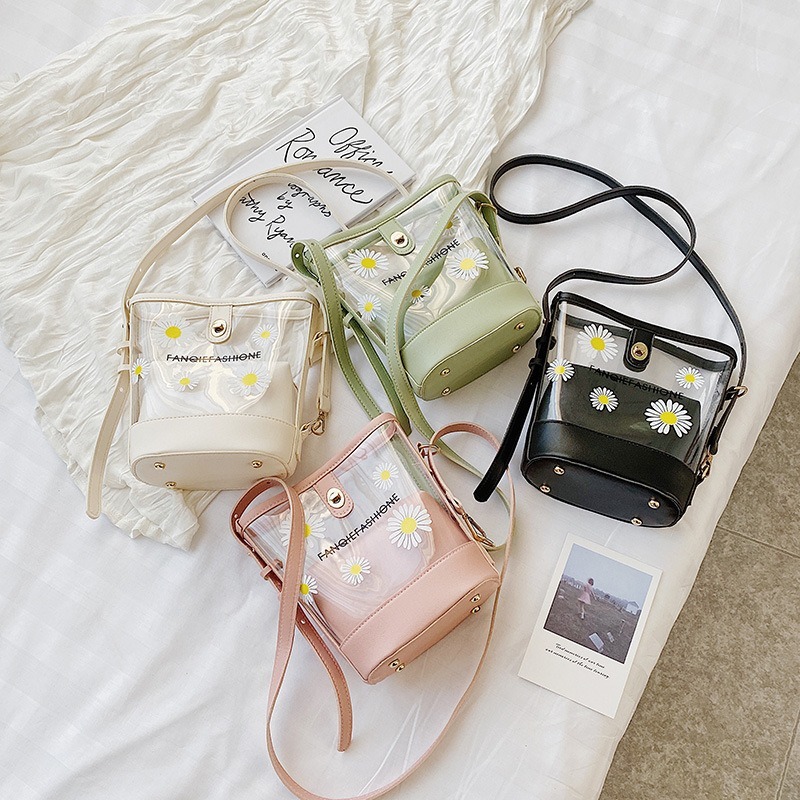 

New Korean Version of the Fairy Transparent Daisy Shoulder Bag Ins Wild Transparent Small Package Pu Piece Shoulder Bag, Black