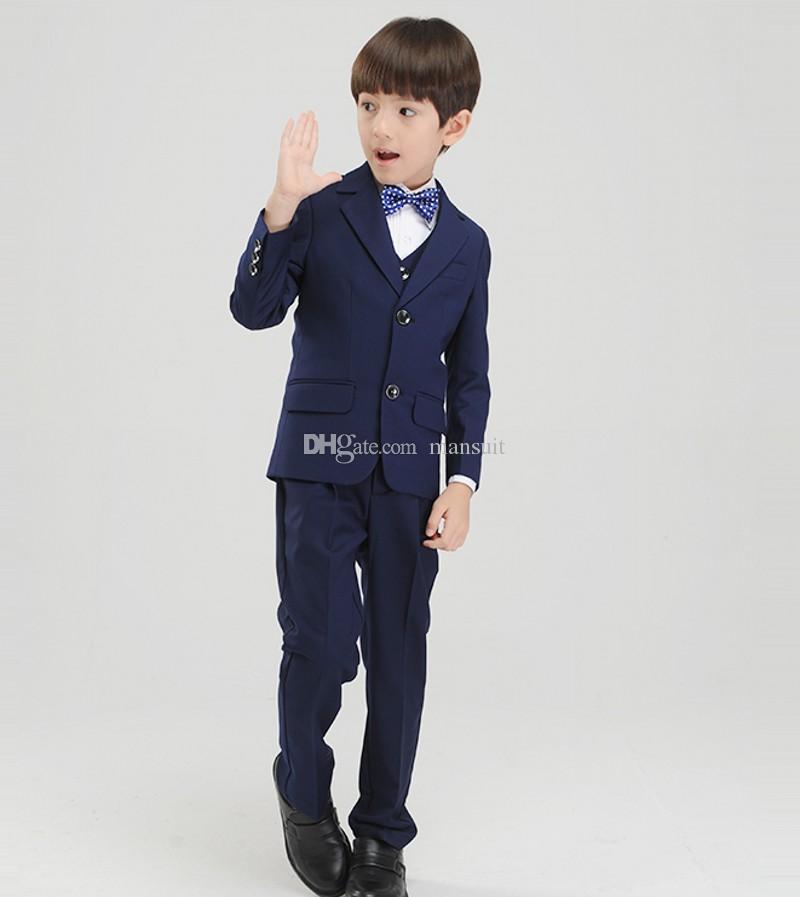 pantalon azul marino con camisa
