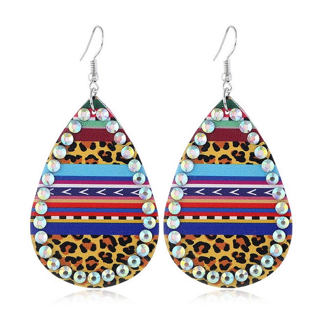 

Fashionable Leopard Printing Earrings Rhinestone Decorated PU Faux Leather Stripe Teardrop Earrings For Womens, Silver