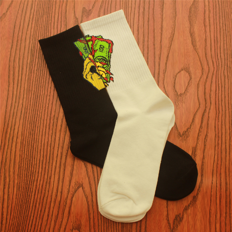

Wholesale New Men's Casual Sports Hip Hop Streetwear Stockings Men Women Embroidery Black White Designer Stockings