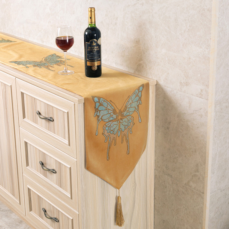 

Luxury Butterfly Pattern Table Runner with Tassels for Dining Table Tablecloth Shoes Cabinet Cover Cloth European Velvet Bed Runner