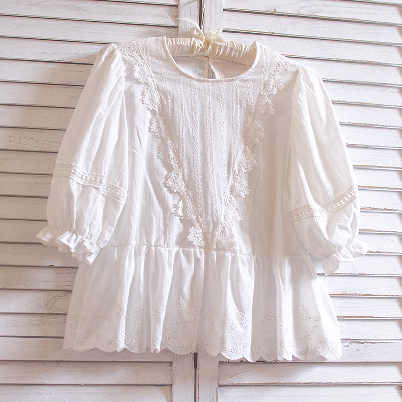 

Lace Lolita lace lacing Puff Sleeve High Waist Doll Shirt Cotton Female sweet blouse, White