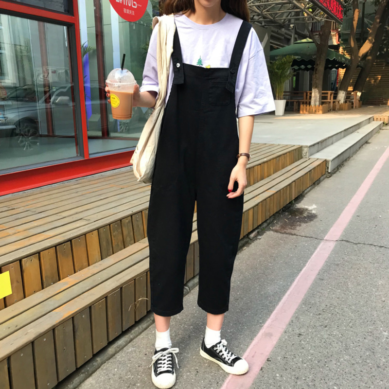 jumpsuit with sport shoes