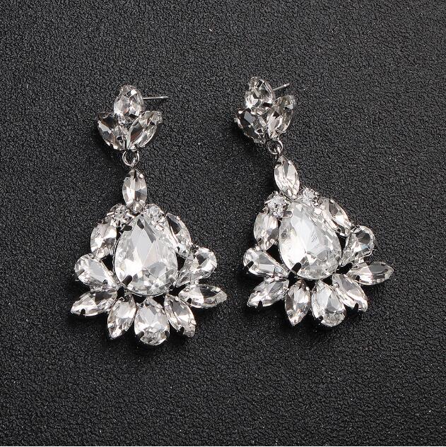 

2020 New Shining Fashion Crystals Bridal Earrings Rhinestones Long Drop Earring For Women Bridal Jewelry Wedding Gift For Bridesmaids