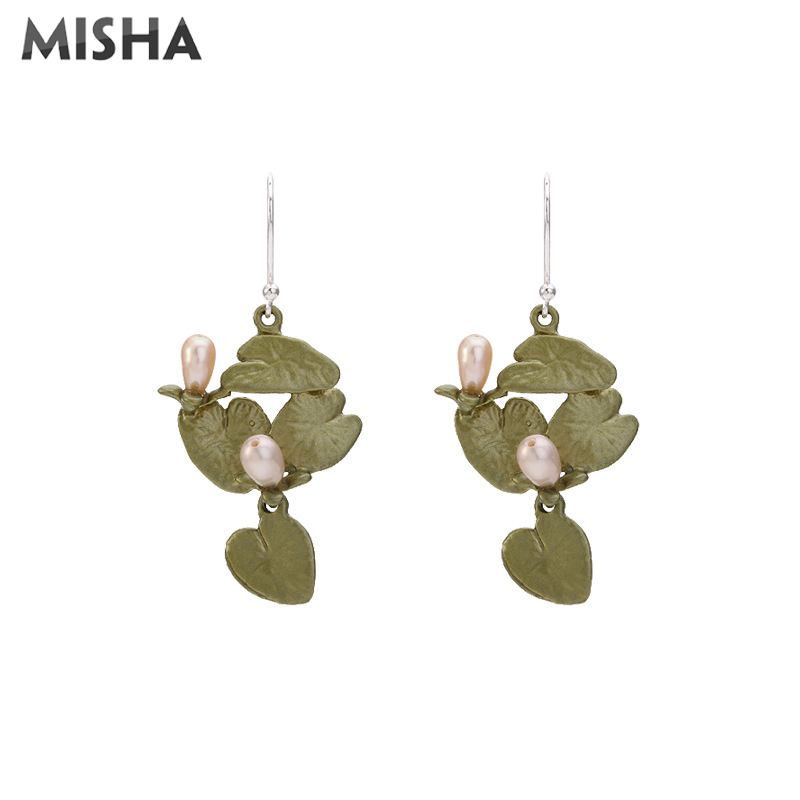 

Stud MISHA Earrings For Women Lotus Leaf Pearl Handmade Retro Elegant Design Dangle Jewelry Party Gift 2720