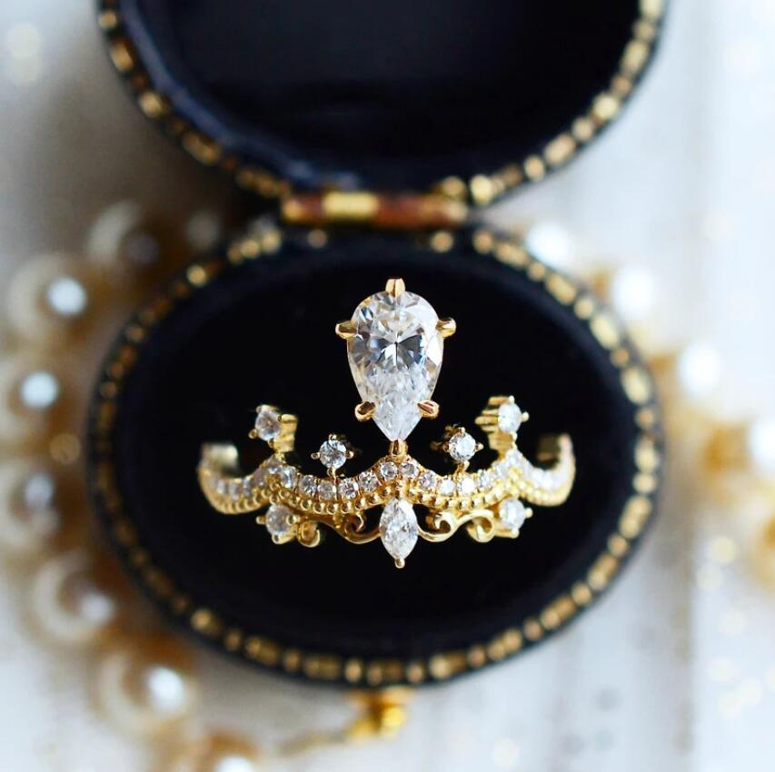 

2020 New Arrival Hot Sell Vintage Jewelry 925 Sterling Silver&Rose Gold Fill Water Drop pear Cut CZ Moissanite Women Crown Wedding Ring Gift