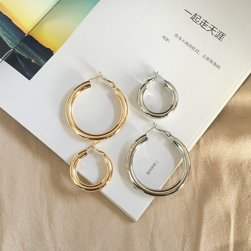

Charm Fashion Jewelry Trendy Big Hoop Earrings For Women Round Metal Exaggerated Elegant Style Club Party Earing Annular