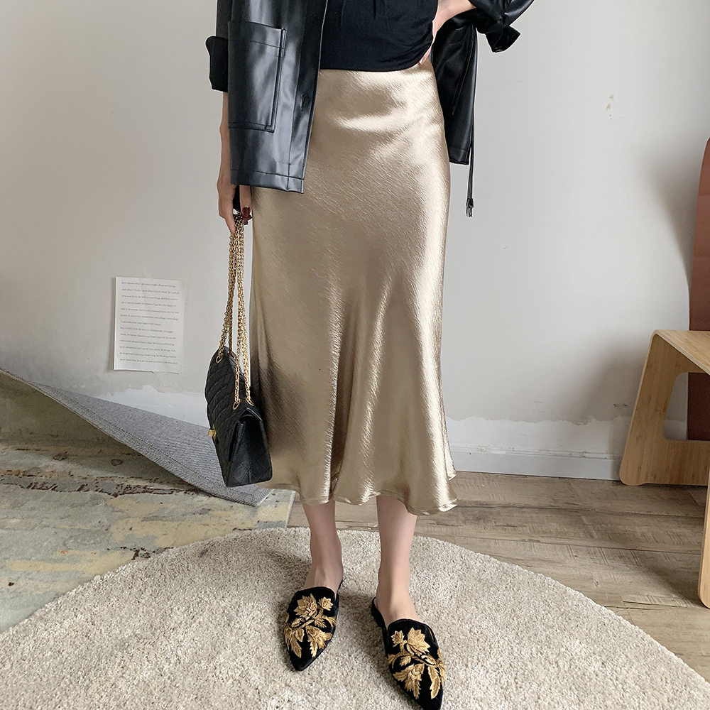 

Bella Philosophy Self Design Summer glossy satin trumpet high waist skirt Silver gold long skirt Metallic Color party skirt LY191203, Ye llow