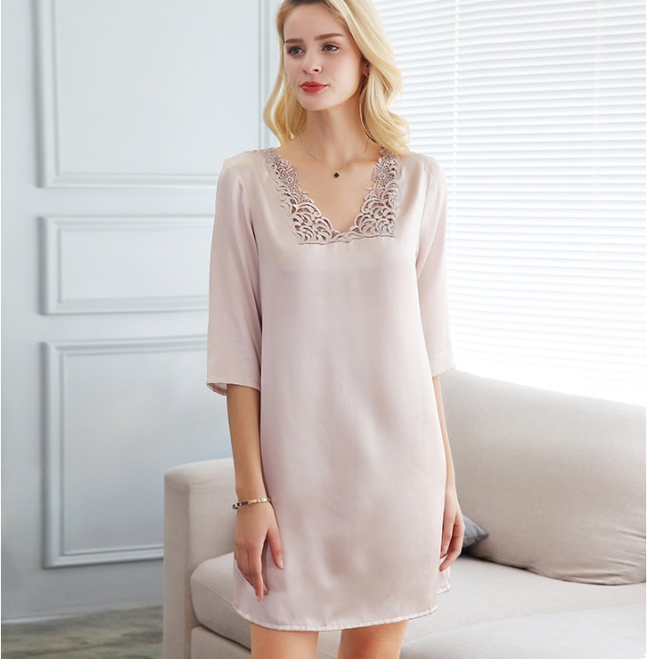 

Wholesale Yiyuan summer silk pajamas female sense sleeves nightdress embroidered 100% silk silk home service skirt, Pink
