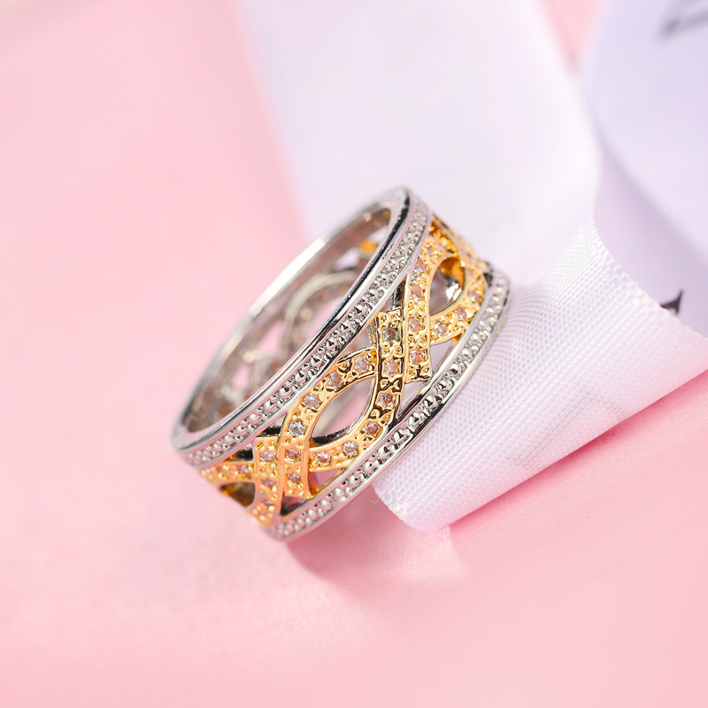 

Ring Full Brick Golden Hollow Out Popular Color Ma'am Ring