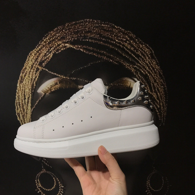 

Classic style women and men Sneaker fashion Casual shoes for woman Trainers Walking sneakers more colour, 01