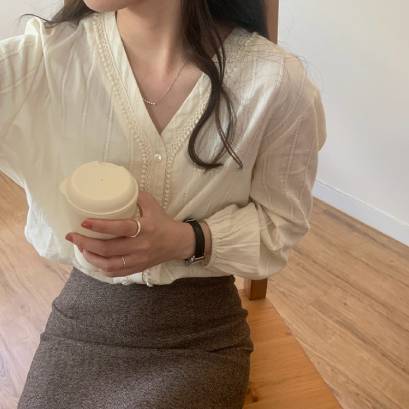 

Korean Style Women Solid Blouse 2020 Autumn Shirts White Casual Ladies Tops Camisa Feminina Oversized Long Sleeve V Neck Lace